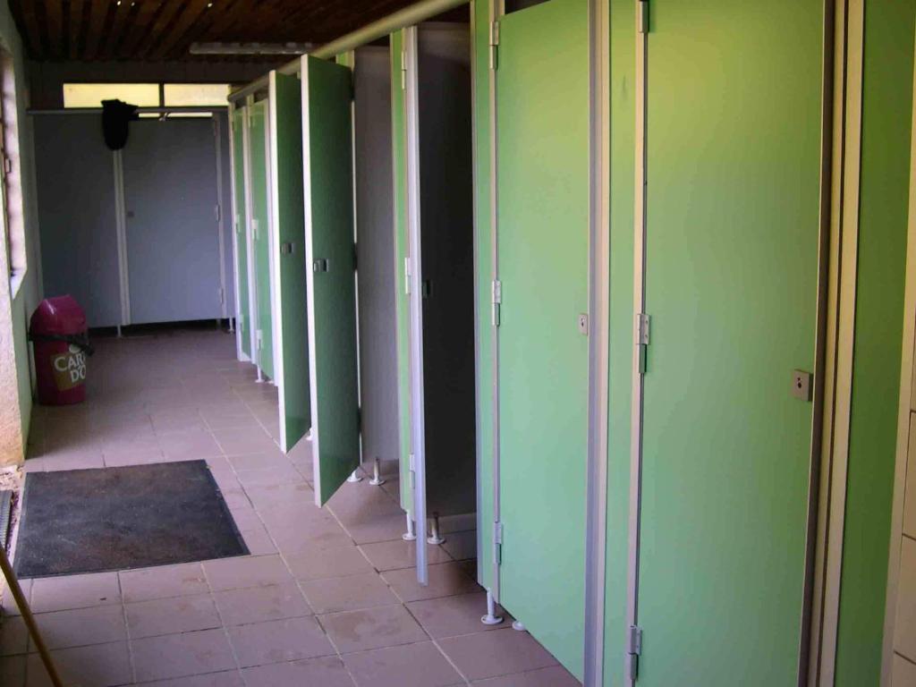 Camping De La Croix D'Arles Bourg  Bilik gambar